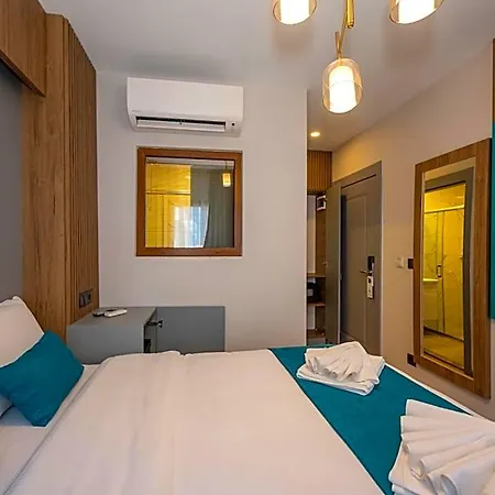 Otel Lynda 4*