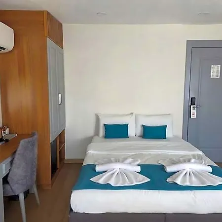 Lynda Hotel